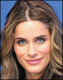 Amanda Peet