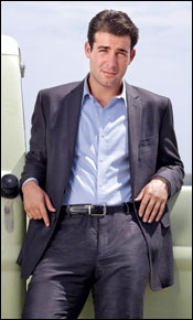 James Wolk sheds anonymity - En...