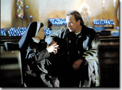 Linda Hunt and Kevin Costner
