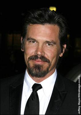 'W.' and 'Milk' actor Josh Brolin arrives at the 61st annual DGA Awards at the Hyatt Regency Century Plaza on January 31, 2009 in Los Angeles, California.