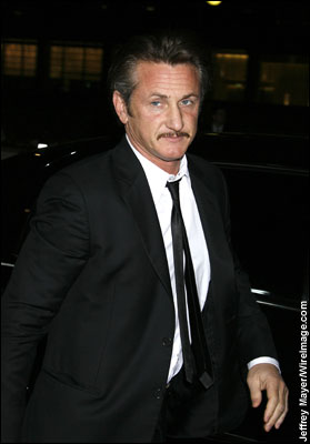 'Milk' actor Sean Penn arrives at the 61st annual DGA Awards at the Hyatt Regency Century Plaza on January 31, 2009 in Los Angeles, California. 