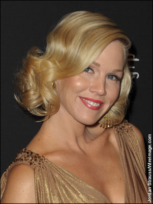 Actress Jennie Garth arrives at the 11th Annual Costume Designers Guild Awards at the Four Seasons Beverly Wilshire Hotel on February 17, 2009 in Beverly Hills, California.