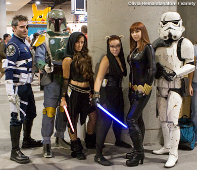 Comic-Con: Autographs, booths & more 34