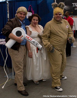 Comic-Con: Autographs, booths & more 35