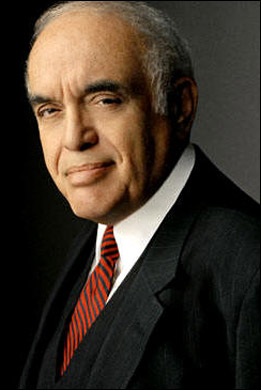  Robert Novak , Political Pundit