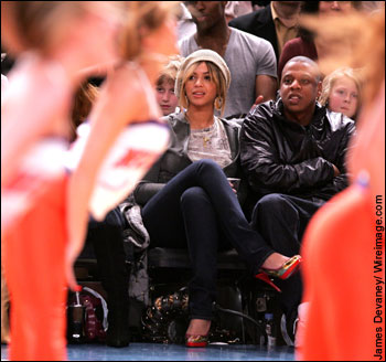 Beyonce Knowles with boyfriend, Jay-Z, at the N.Y. Knicks game - April 16, 2007 